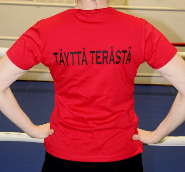T-paita logolla, punainen_taka, 10 €.JPG